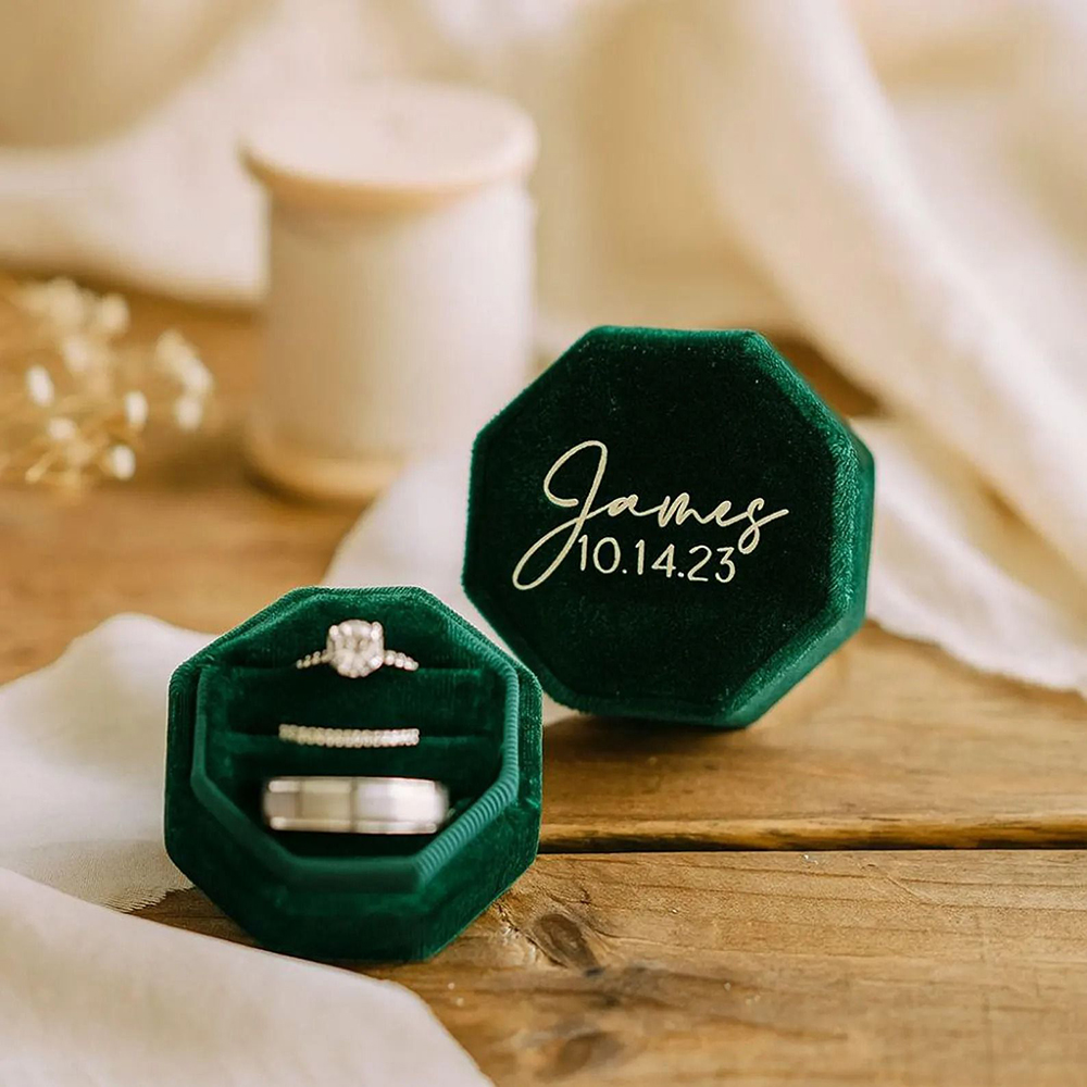 Personalized Velvet Wedding Ri - огляд і ціна Velvet Jewelry Box