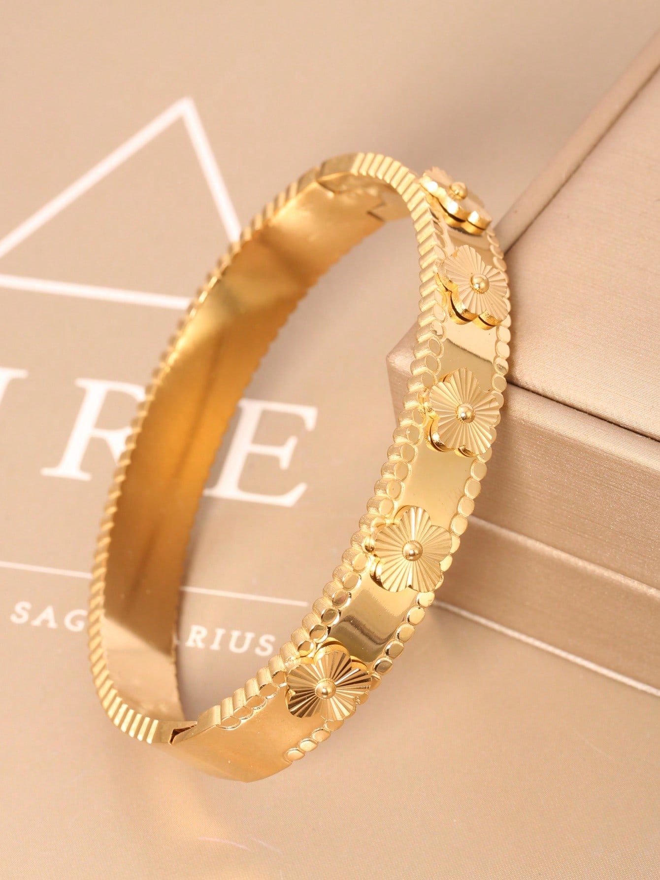1 Piece of European and Americ - огляд і ціна Luxury Lifestyle Niche